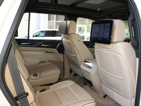Used 2021 Cadillac Escalade Premium Luxury w/ Driver Assist Tech Package AWD/4WD image 18
