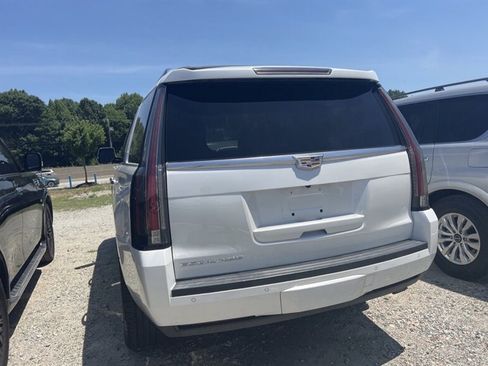 Used 2016 Cadillac Escalade Premium AWD/4WD image 14
