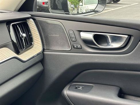 Used 2022 Volvo XC60 B6 Inscription w/ Advanced Package AWD/4WD image 28
