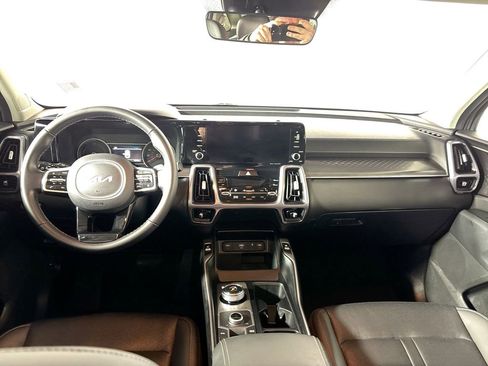 Certified 2023 Kia Sorento EX image 13