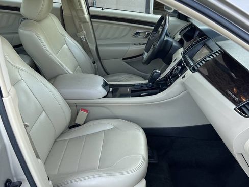 Used 2017 Ford Taurus Limited image 17