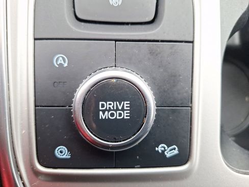 Used 2020 Ford Explorer XLT w/ Equipment Group 202A image 19