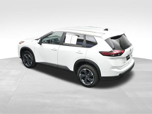 Used 2024 Nissan Rogue SV FWD image 34
