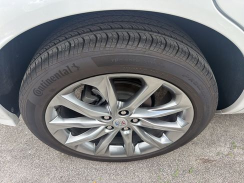 Used 2025 Buick Encore GX Avenir w/ Avenir Technology Package image 12