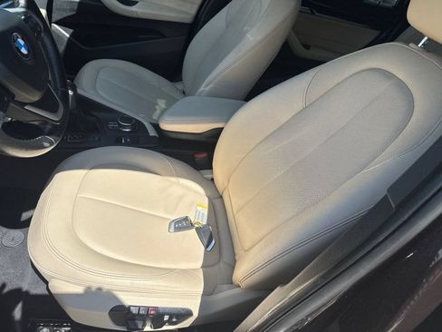 Used 2018 BMW X1 xDrive28i AWD/4WD image 9