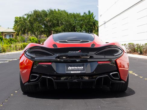 Used 2018 McLaren 570S RWD image 2