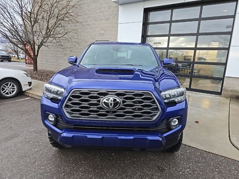 Used 2023 Toyota Tacoma TRD Sport image 2