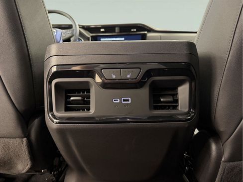 Used 2023 GMC Sierra 1500 AT4 w/ AT4 Premium Package AWD/4WD image 81