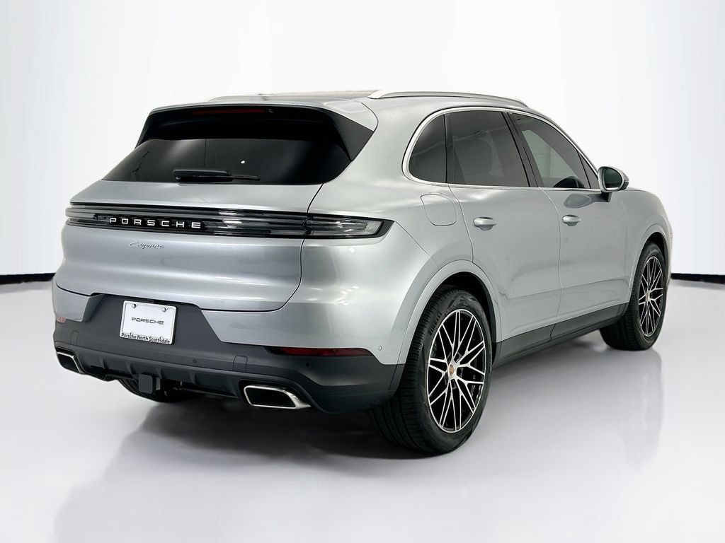 Used 2026 Porsche Cayenne AWD/4WD image 7