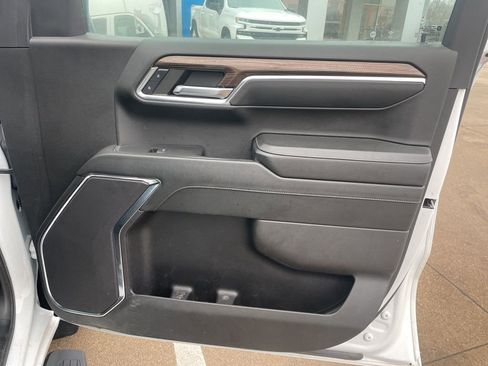 Used 2024 Chevrolet Silverado 1500 LT image 15