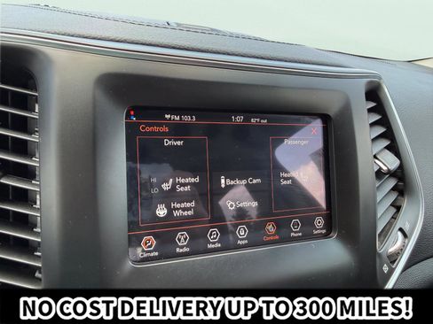 Used 2020 Jeep Cherokee Latitude Plus w/ Cold Weather Group AWD/4WD image 24