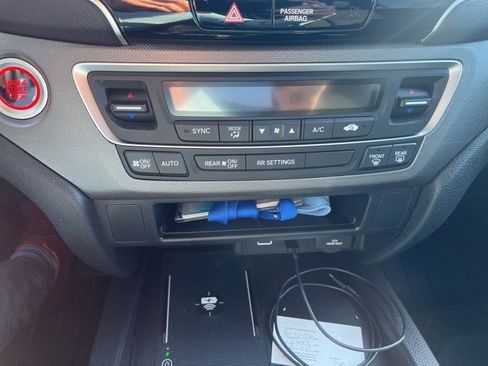 Used 2024 Honda Ridgeline Sport image 17