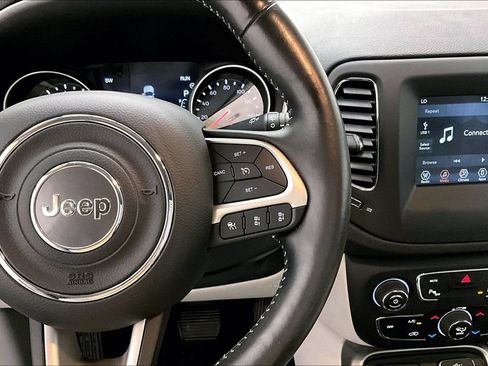 Used 2019 Jeep Compass Latitude w/ Popular Equipment Group AWD/4WD image 12
