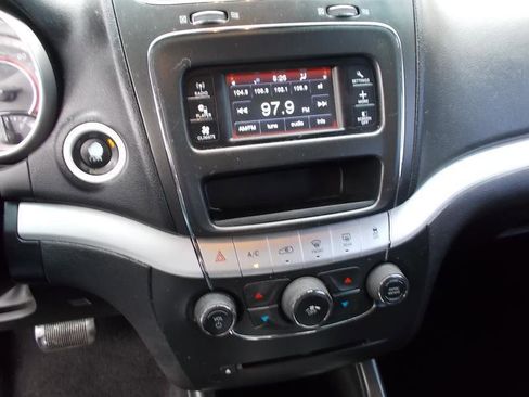 Used 2014 Dodge Journey American Value Package w/ Flexible Seating Group FWD image 32