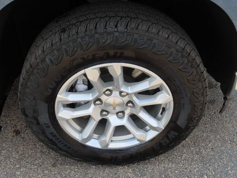 Used 2024 Chevrolet Silverado 1500 LT image 13
