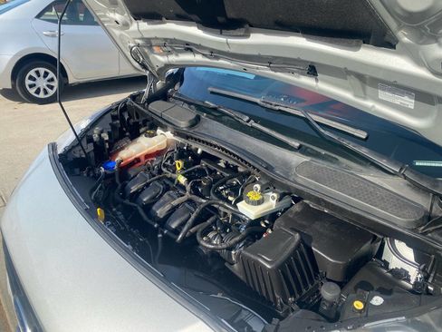 Used 2019 Ford Transit Connect XLT image 19