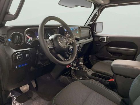 Used 2025 Jeep Wrangler Unlimited Rubicon 4xe w/ Convenience Group AWD/4WD image 64