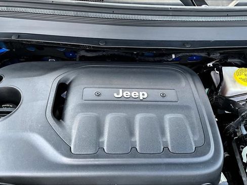 Used 2020 Jeep Cherokee Trailhawk w/ Cold Weather Group AWD/4WD image 30