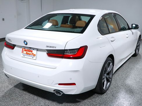 Used 2023 BMW 330i Sedan w/ Premium Package RWD image 6