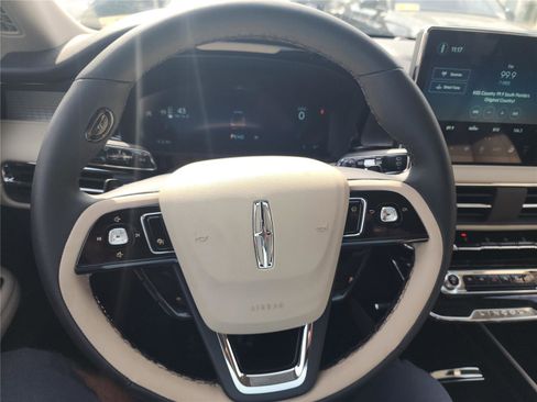 New 2026 Lincoln Corsair Premiere image 33