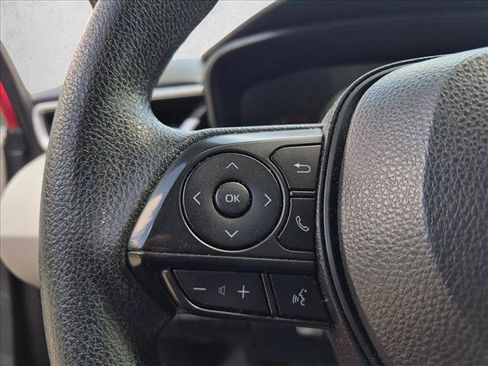Used 2020 Toyota Corolla LE FWD image 14