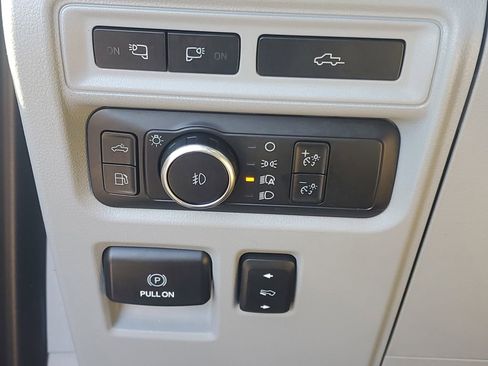 Used 2022 Ford F150 Limited AWD/4WD image 22