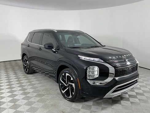 Used 2022 Mitsubishi Outlander SEL image 3