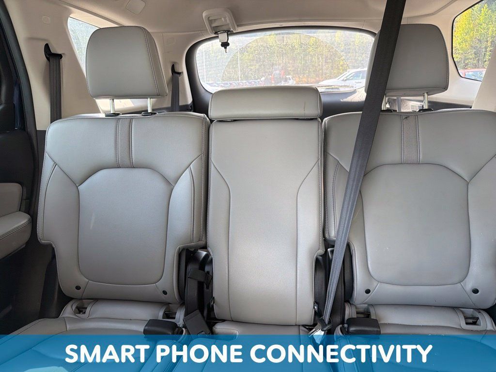 Used 2025 Honda Pilot Touring image 8