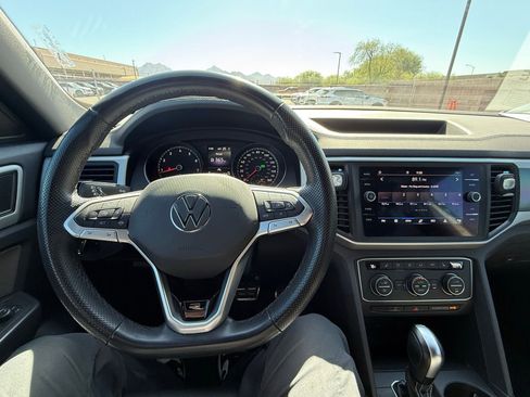 Used 2021 Volkswagen Atlas Cross Sport SE w/ V6 Towing Package FWD image 21