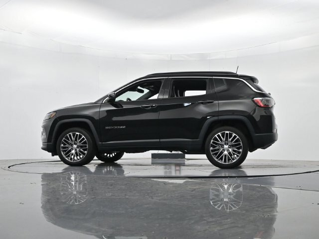 Used 2023 Jeep Compass Limited w/ Elite Group AWD/4WD image 39