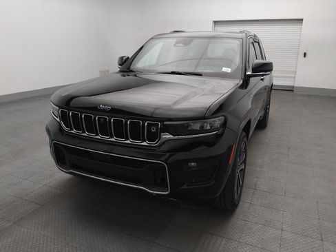 Used 2022 Jeep Grand Cherokee Overland w/ Advanced Protech Group III AWD/4WD image 15
