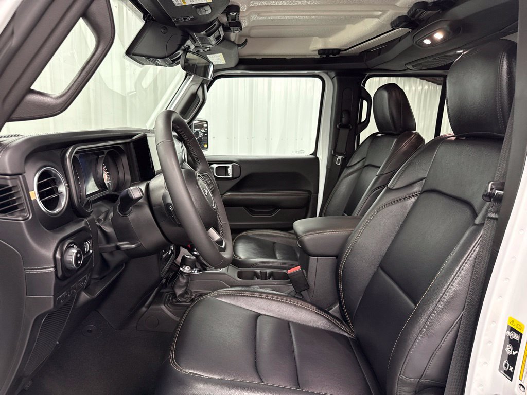Used 2025 Jeep Gladiator Sport AWD/4WD image 17