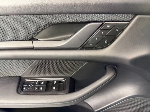 Certified 2022 Porsche Taycan RWD image 18