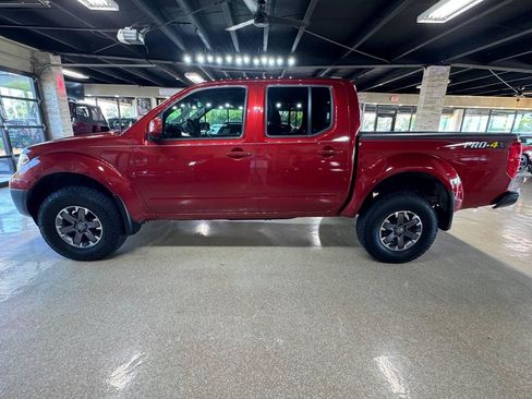 Used 2017 Nissan Frontier PRO-4X AWD/4WD image 4
