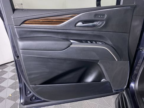 Certified 2022 Cadillac Escalade Luxury image 12