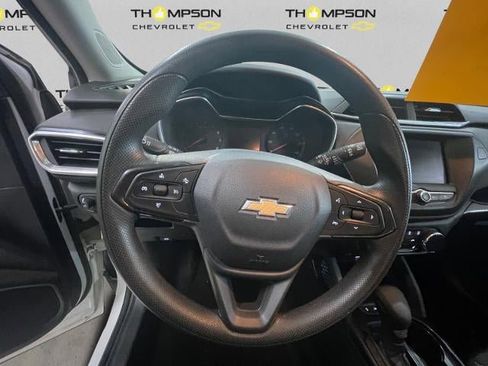 Used 2023 Chevrolet TrailBlazer LT FWD image 12