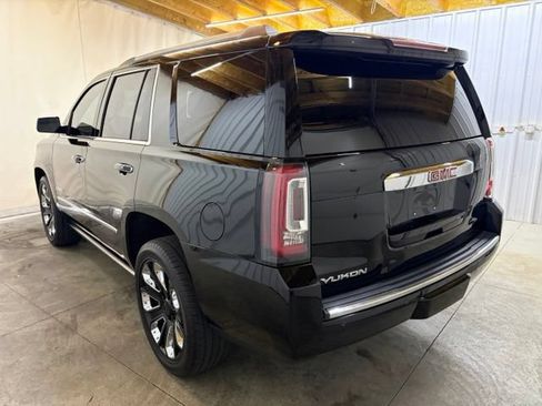 Used 2020 GMC Yukon Denali w/ Denali Ultimate Black Edition AWD/4WD image 8