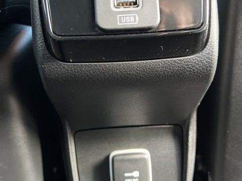 Used 2024 Jeep Compass Limited image 13