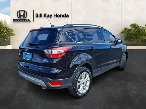 Used 2018 Ford Escape SE image 3