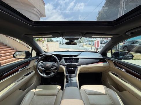 Used 2017 Cadillac XT5 Premium Luxury w/ Driver Assist Package FWD image 17