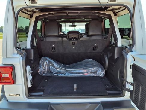 Used 2021 Jeep Wrangler Unlimited Rubicon image 32