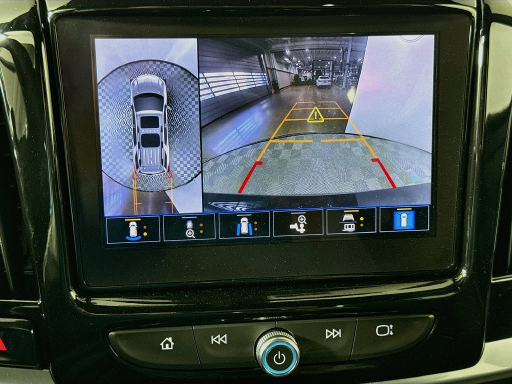 Used 2022 Chevrolet Traverse Premier w/ LPO, Cargo Package FWD image 14