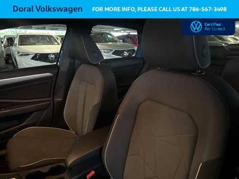 Used 2025 Volkswagen Jetta Sport image 14