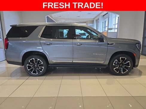 Used 2022 GMC Yukon Denali w/ Denali Premium Package AWD/4WD image 6