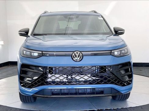 New 2026 Volkswagen Tiguan SE R-Line image 3