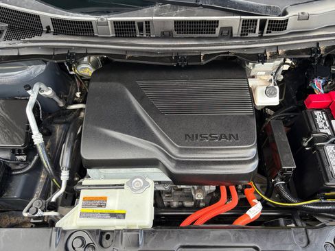 Used 2025 Nissan Leaf S FWD image 32
