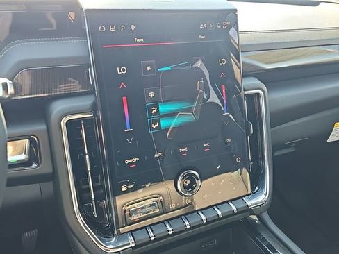 New 2026 GMC Yukon XL Elevation w/ Elevation Premium Package image 25