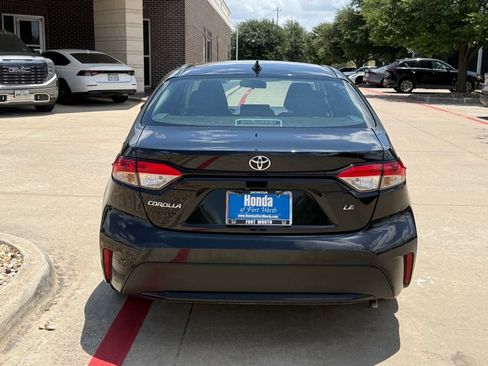 Used 2022 Toyota Corolla LE FWD image 4