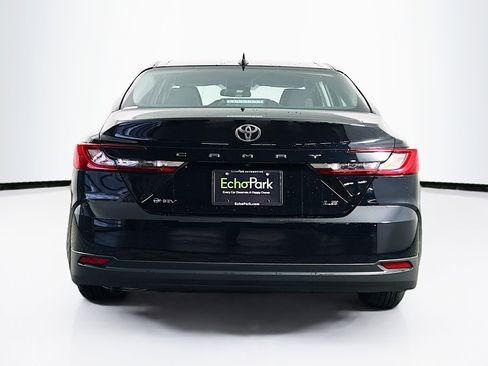 Used 2025 Toyota Camry LE image 7