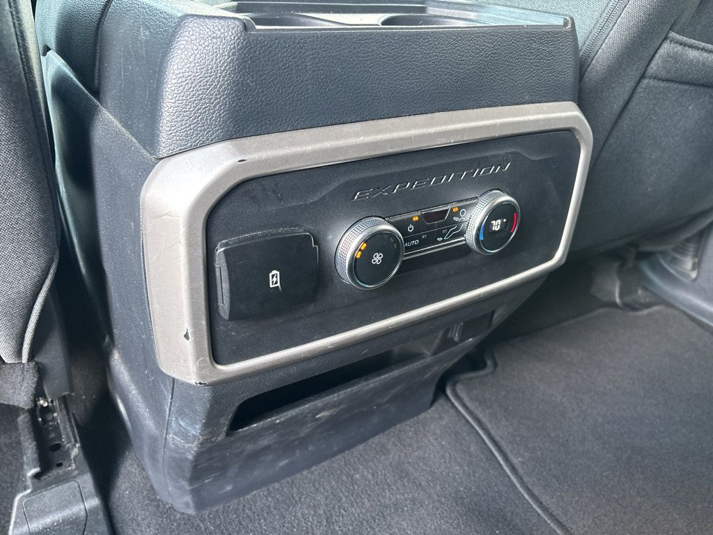 Used 2024 Ford Expedition XLT RWD image 27